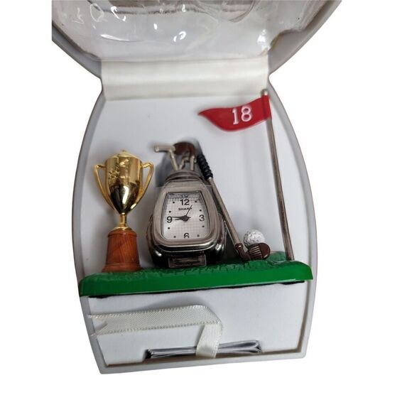 Collectible M.Z. Berger Sharp Miniature Novelty Clock Golf Course #A20 - Picture 3 of 7